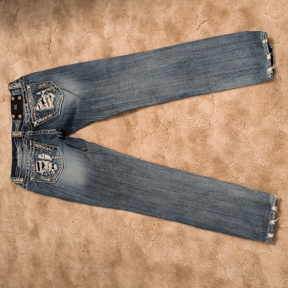 Miss Me Distressed Women's Jeans - Picture 6 of 11